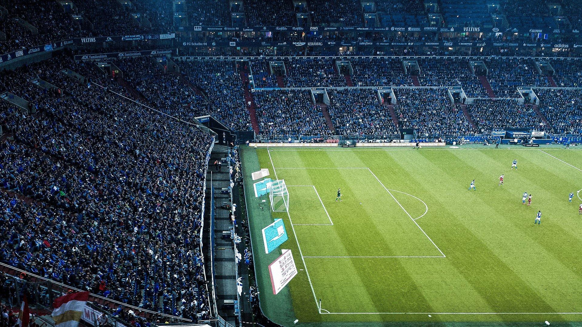 前英超名哨迪恩直言与温格关系长期紧张，坦言执法阿森纳时球队频失利现象引关注