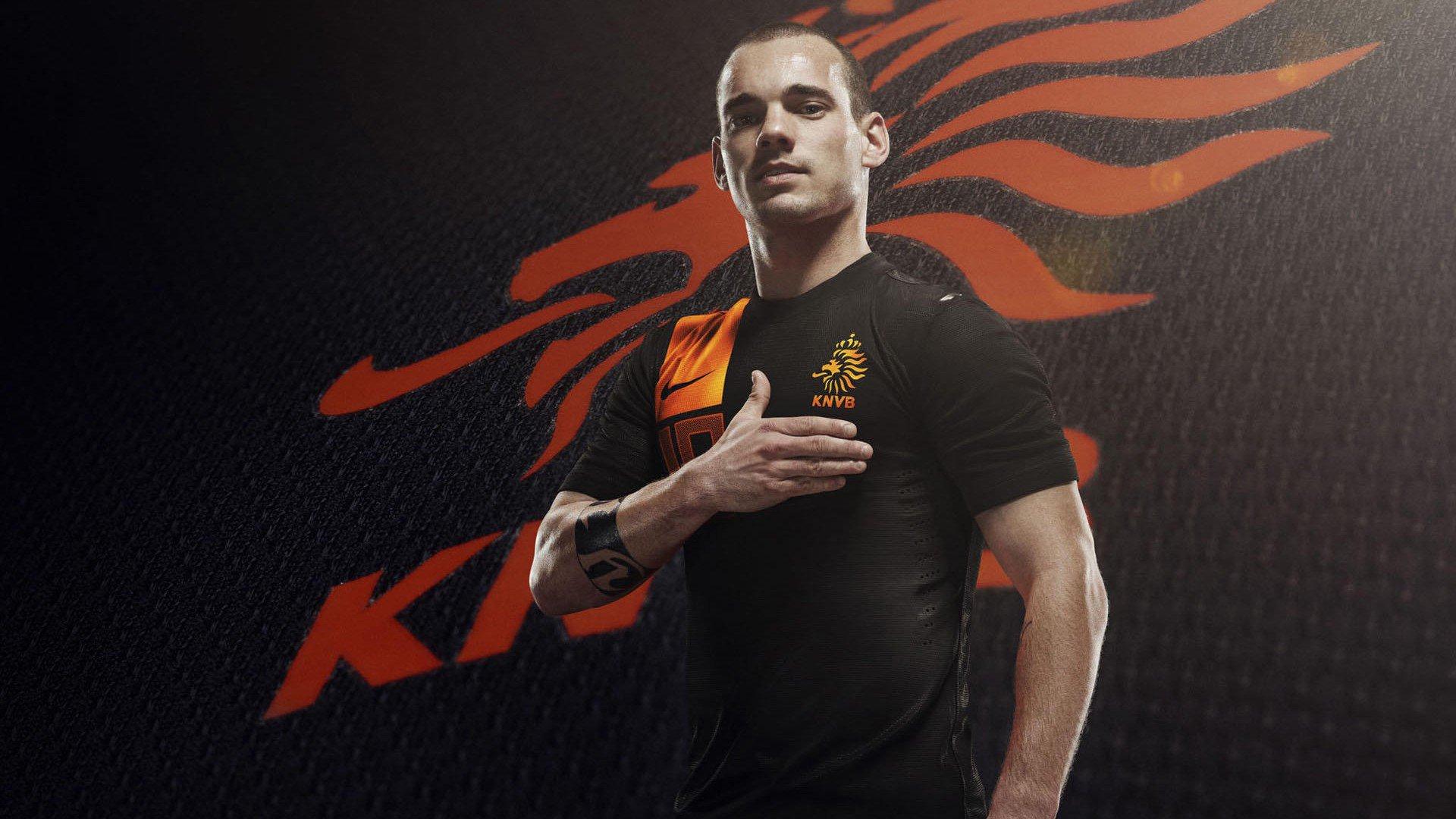 拉爵欣赏索斯盖特传闻再起，曼联帅位迷雾中坚称未接触阿莫林